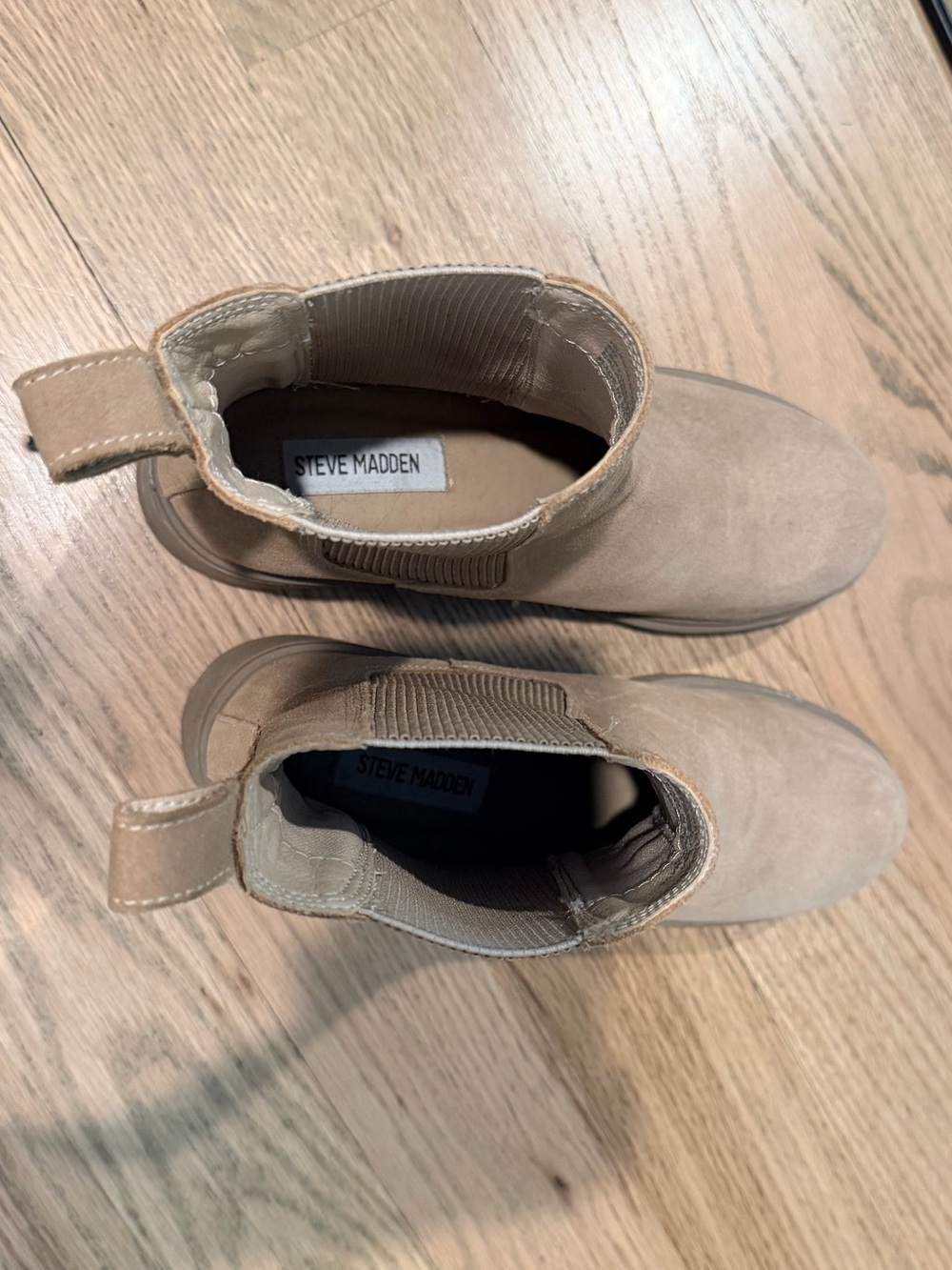 Steve Madden Suede Chelsea Platform Booties in Taupe - Picture 4 of 4